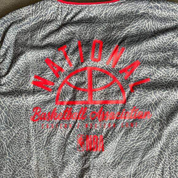 NBA Basketball Jersey Classic Gray Red Short Sleeve Button Front Mens Size Large - Picture 3 of 11